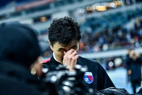 中超冠军领队爆料视频,幕后故事与夺冠心路历程 第2张 中超冠军领队爆料视频,幕后故事与夺冠心路历程 第2张