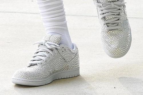 最新爆料最新鞋,最新爆料鞋款惊艳亮相 第2张 最新爆料最新鞋,最新爆料鞋款惊艳亮相 第2张